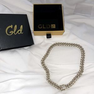 White gold chain necklace